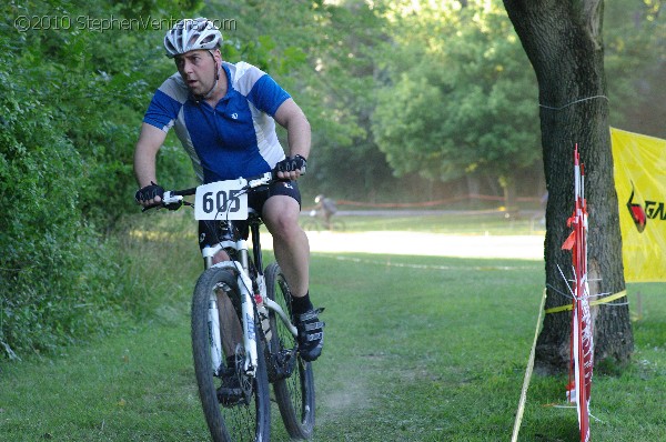 Alpine Shop / Lone Wolf Dirt Crit - Race 1 2010 - StephenVenters.com