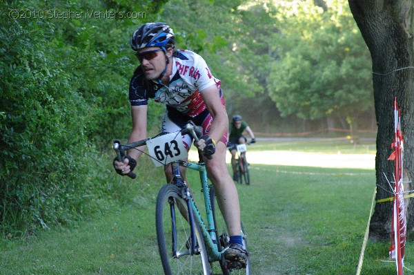 Alpine Shop / Lone Wolf Dirt Crit - Race 1 2010 - StephenVenters.com