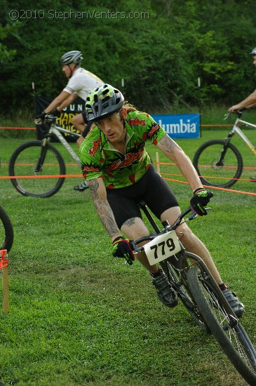 Alpine Shop / Lone Wolf Dirt Crit - Race 3 2010 - StephenVenters.com