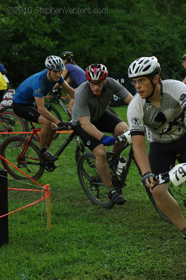 Alpine Shop / Lone Wolf Dirt Crit - Race 3 2010 - StephenVenters.com