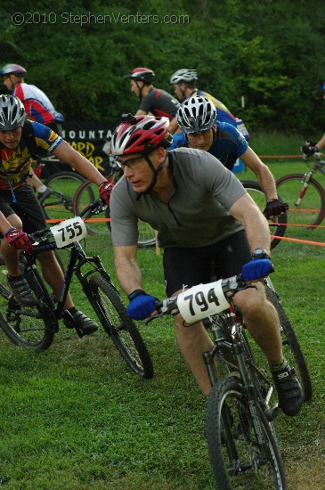 Alpine Shop / Lone Wolf Dirt Crit - Race 3 2010 - StephenVenters.com