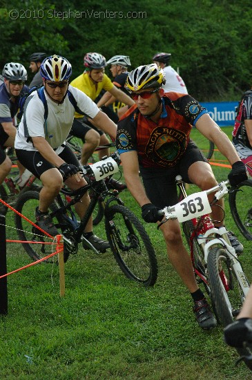 Alpine Shop / Lone Wolf Dirt Crit - Race 3 2010 - StephenVenters.com