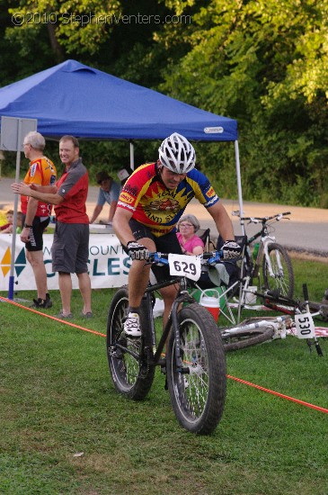 Alpine Shop / Lone Wolf Dirt Crit - Race 3 2010 - StephenVenters.com