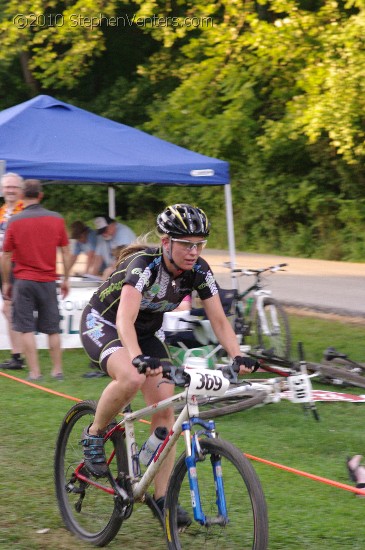 Alpine Shop / Lone Wolf Dirt Crit - Race 3 2010 - StephenVenters.com