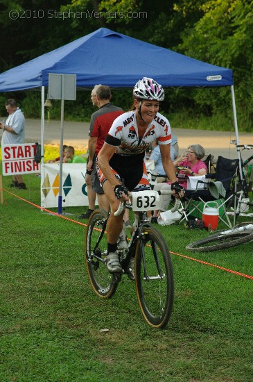 Alpine Shop / Lone Wolf Dirt Crit - Race 3 2010 - StephenVenters.com