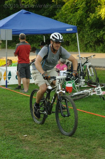 Alpine Shop / Lone Wolf Dirt Crit - Race 3 2010 - StephenVenters.com