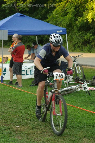 Alpine Shop / Lone Wolf Dirt Crit - Race 3 2010 - StephenVenters.com