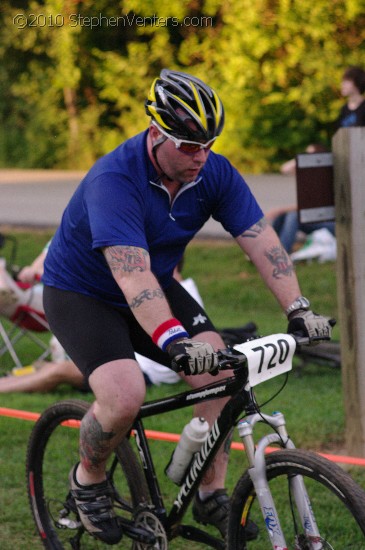 Alpine Shop / Lone Wolf Dirt Crit - Race 3 2010 - StephenVenters.com