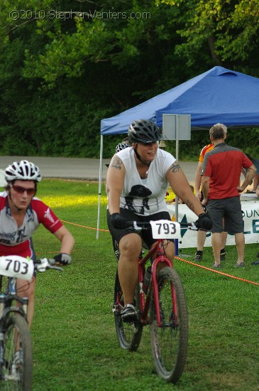 Alpine Shop / Lone Wolf Dirt Crit - Race 3 2010 - StephenVenters.com