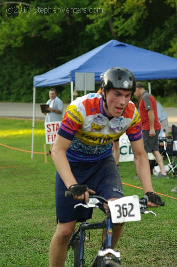 Alpine Shop / Lone Wolf Dirt Crit - Race 3 2010 - StephenVenters.com