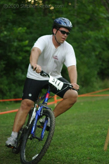 Alpine Shop / Lone Wolf Dirt Crit - Race 3 2010 - StephenVenters.com